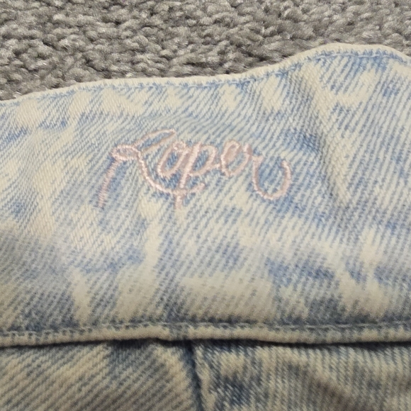 Roper Brand Vintage Light Acid Wash Eyelet Lace Denim Shorts - Picture 3 of 8